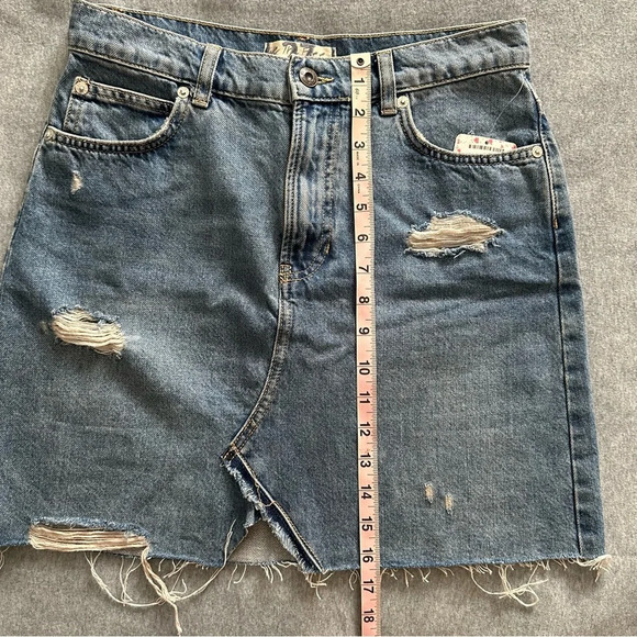 NWT We the Free denim mini skirt distressed raw hem midstone size 27 - Picture 8 of 8